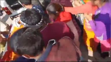 राजाखेड़ा: वार्ड नंबर 7 में घर की दूसरी मंजिल से बंदरों के हमले में नीचे गिरी दिव्यांग युवती, हालत गंभीर