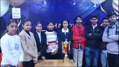 गुनौर: डायमंड स्पोर्ट अकादमी ने प्रतिभाशाली खिलाड़ियों को जीत की पार्टी दी, थाना प्रभारी महेंद्र भदोरिया भी पहुंचे