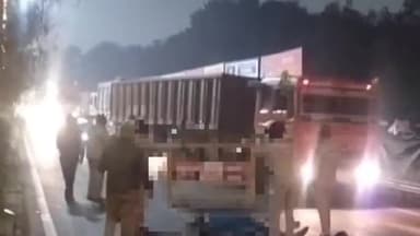 प्रयागराज: झूंसी के शास्त्री पुल के निकट अज्ञात वाहन की टक्कर से युवक की दर्दनाक मौत, पुलिस जांच में जुटी