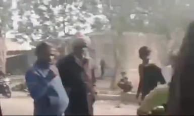 शोहरतगढ़: रमवापुर के पास तेज रफ्तार में आ रहे दो दो पहिया वाहनों की आपस में जोरदार टक्कर, दो लोग हुए चोटिल