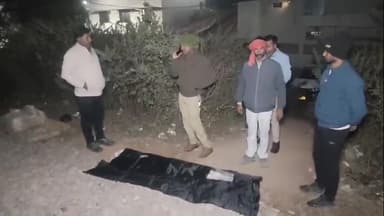 झांसी: ग्वालियर रोड के पास एक युवक ने ट्रेन के आगे कूदकर आत्महत्या की