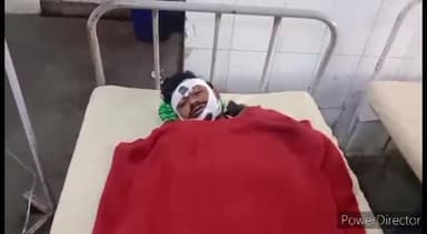 कर्वी: कर्वी के कोल गदहिया के पास ई-रिक्शा की टक्कर से बाइक सवार गिरकर घायल, परिजनों ने जिला अस्पताल में कराया भर्ती