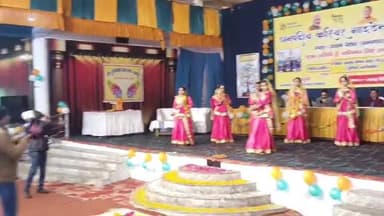 रामपुर: गुरुवार को उत्सव पैलेस में शिक्षा विभाग ने जनपदीय करियर गाइडेंस मेले का आयोजन किया