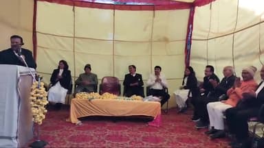 माननीय प्रधान जिला एवं सत्र न्यायाधीश महोदय द्वारा जिला अभिभाषक संघ द्वारा आयोजित नूतन वर्ष अभिनंदन समारोह में अपनी सारगर्वित रचनाएं प्रस्तुत की ।