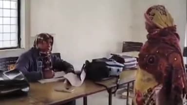 सिराथू: लेखपाल की रिश्वतखोरी से तंग महिला ने सिराथू तहसील के लेखपाल कक्ष में किया हंगामा