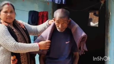 सिसई: बढ़ती ठंड के मद्देनजर उत्तरी बरगांव पंचायत भवन में जरूरतमंदों को कंबल वितरित किए गए