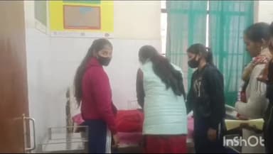 जलालपुर: नरेंद्र देव इंटर कॉलेज जलालपुर की कक्षा 9 की छात्रा क्लास में बेहोश होकर गिरी महिला चिकित्सालय में भर्ती