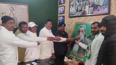 झामुमो ने मनाया शिबू सोरेन का 81वां जन्म दिन