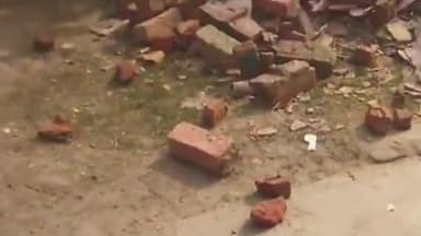 हुसैनगंज: हरिहास गांव के लोहार टोली में सीओ ने अतिक्रमण हटाया