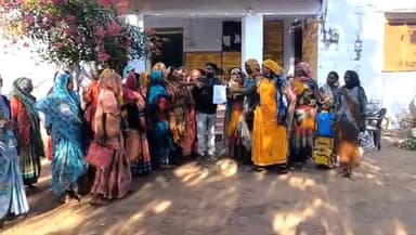 शाहबाद: केलवाड़ा में आदिवासी महिलाओं ने वनभूमि पर अतिक्रमण के खिलाफ खोला मोर्चा, रेंज कार्यालय में दर्ज कराई शिकायत