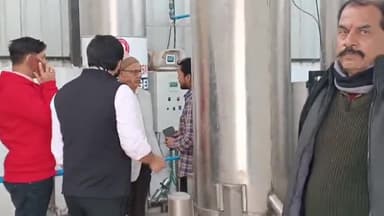 समस्तीपुर: सीएम के आगमन को लेकर सिविल सर्जन ने सदर अस्पताल परिसर स्थित ऑक्सीजन प्लांट का लिया जायजा, कर्मियों को दिए निर्देश