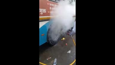 कैथल: कलायत बस स्टैंड पर बस के टायर में लगी आग, यात्रियों को सुरक्षित निकाला गया बाहर