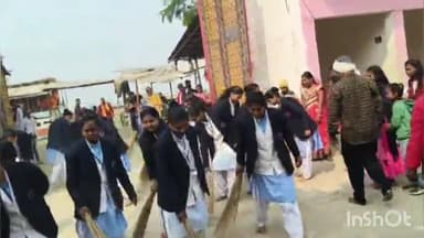 चौथम: कात्यायनी मंदिर परिसर में मेडिकल छात्रा ने साफ-सफाई अभियान चलाया