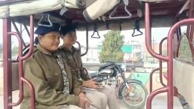 रीवा-इलेक्ट्रिक ऑटो में सवार होकर आम जनता की तकलीफ समझने निकले रीवा पुलिस के वरिष्ठ अधिकारी।