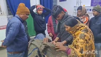 जमुई: मटिया के पास सड़क दुर्घटना में घायल हुआ बाइक सवार एक युवक, डॉक्टर ने सदर अस्पताल से किया पटना रेफर
