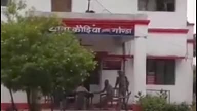 करनैलगंज: जाति सूचक शब्दों का प्रयोग कर गाली देने वाले युवक को मारने-पीटने के मामले में कौड़िया थाना में रिपोर्ट दर्ज