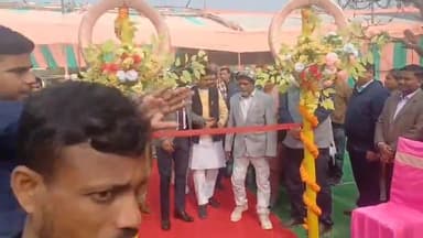 अररिया: जिले के 35वें स्थापना दिवस के अवसर पर हाई स्कूल प्रांगण में कई प्रकार के कार्यक्रमों का आयोजन, डीएनए ने किया उद्घाटन