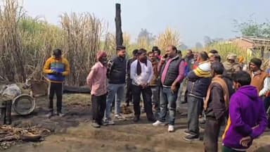पूरनपुर: जगतपुर गांव में ग्रामीण के छप्पर पोश घर में लगी आग, विधायक बाबूराम के पुत्र ने निरीक्षण कर मुआवजा दिलाने का दिया आश्वासन