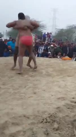 मकर संक्रान्ति 14जनवरी को चौरी बाजार  के संवरपुर में विराट दंगल में राष्ट्रीय स्तर के पहलवानों की शानदार कुश्ती प्रतियोगिता