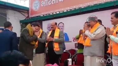 देहरादून: निकाय चुनाव को लेकर सीएम धामी ने बीजेपी कार्यालय में बीजेपी का संकल्प पत्र जारी किया