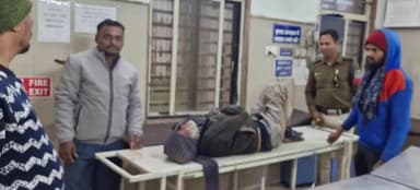 जबेरा: अभाना के पास घायल वृद्ध को हंड्रेड डायल की मदद से अस्पताल पहुंचाया गया, इलाज जारी है