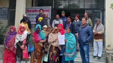 बसवा: रेलनगरी और खेलनगरी बांदीकुई को जिला बनाने की मांग को लेकर जिला कलेक्टर को सौंपा ज्ञापन