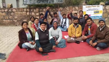 किशनगंज: किशनगंज में चौथे दिन भी पटवारियों का धरना रहा जारी, 9 सूत्रीय मांगों को लेकर किया जा रहा प्रदर्शन