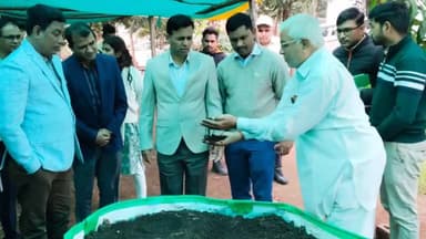 हरदा: कमिश्नर तिवारी ने नयापुरा में जैविक खेती का निरीक्षण किया