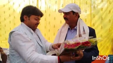 कोचस: गृह जिला पहुंचने पर बेतिया जिला पदाधिकारी का जगह-जगह सैकड़ों लोगों ने किया स्वागत