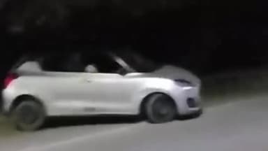 रायबरेली: रायबरेली में कार स्टंट का मामला, होटल संचालक के पैसे मांगने पर चालक ने चढ़ाई गाड़ी, वीडियो हुआ वायरल