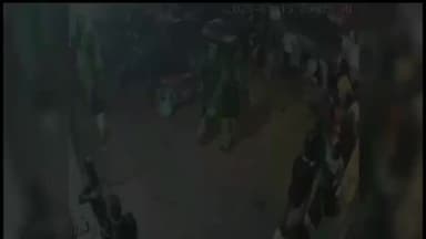 शराब दुकान पर हथियार के बल पर हंगामा करने वाले बदमाशों को पकड़ निकला जुलुस