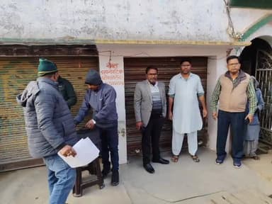 बीसलपुर: सीएमओ के आदेश पर बीसलपुर नगर में सीएचसी अधीक्षक ने दो अवैध लैब की सील