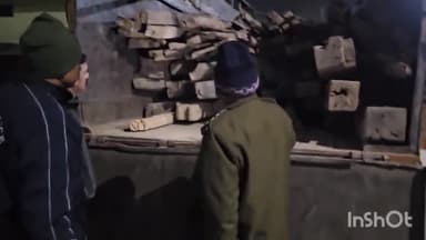 शाजापुर: शाजापुर से बिना परमिट के उज्जैन ले जाई जा रही थी पुराने मकान की लाखों की सागवान की लकड़ी, वन विभाग ने कहा- होगी कार्रवाई