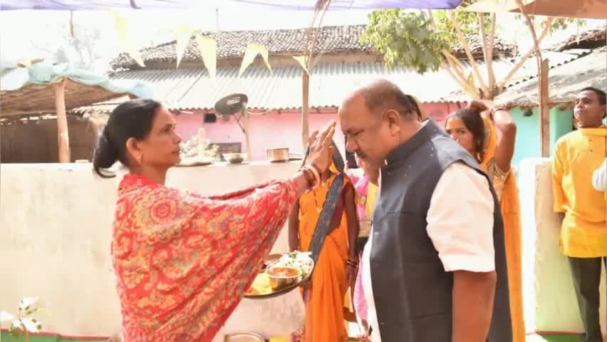 औंधी: सेम्हरबाँधा में कोया पुनेम सर्व आदिवासी सम्मेलन में मोहला मानपुर के विधायक मंडावी शामिल हुए