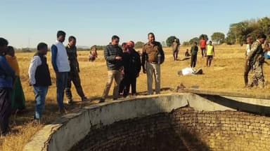 सेन्हा: सेन्हा में कुएं में डूबने से युवक की मौत, गांव में मातम, पुलिस जांच में जुटी