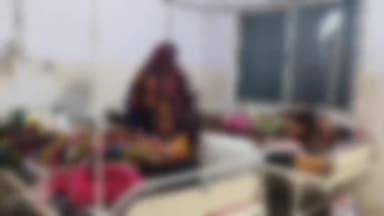 लोहरदगा: लोहरदगा जूरिया करमटोली में पत्नी के कर्ज के तगादे से परेशान पति ने आत्महत्या का प्रयास किया