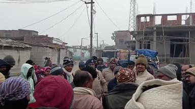 लौरिया: मठिया गांव में 36 घंटों में 5 लोगों की संदिग्ध मौत, परिजन शराब से मौत की आशंका जता रहे हैं