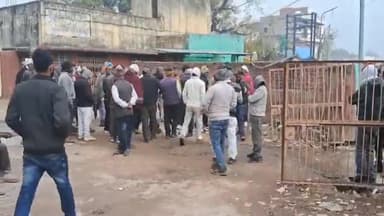 धौलपुर: चैना का पुरा गांव में 8 माह की गर्भवती महिला की संदिग्ध अवस्था में हुई मौत, पोस्टमार्टम के बाद शव परिजनों को सौंपा गया