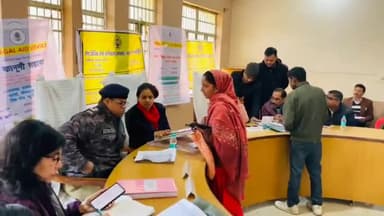 धनौरा: मंडी धनौरा तहसील पर समाधान दिवस का आयोजन, डीएम ने अधिकारियों को दी चेतावनी