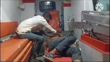 खुरई: जगदीशपुरा गांव में मेला देखकर लौट रहे बाइक सवार दो युवक सड़क हादसे में हुए घायल, एम्बुलेंस से पहुंचाया गया अस्पताल
