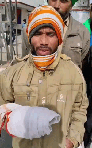 मोदीनगर: किसान के साथ हुई मारपीट के मामले में पुलिस ने नहीं की कार्रवाई, नाराज किसानों ने निवाड़ी थाने में किया प्रदर्शन