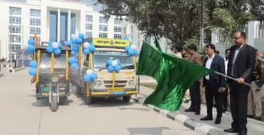 पटना ग्रामीण: सड़क सुरक्षा को लेकर लोगों को जागरूक करने हेतु डीएम कार्यालय से डीएम ने 15 रथों को किया रवाना