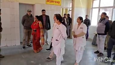 मिर्ज़ापुर: उत्तर प्रदेश राज्य महिला आयोग की सदस्य नीलम प्रभात ने महिला जिला अस्पताल का किया निरीक्षण