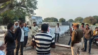 रामगंजमण्डी: निमोदा, सालेड़ा व चेचट में पुलिस ने ग्रामीणों के साथ की बैठक, साइबर फ्रॉड और यातायात नियमों की दी जानकारी