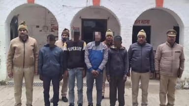 गोंडा: धानेपुर पुलिस ने चोरी की घटनाओं का खुलासा करते हुए चार शातिर चोरों को किया गिरफ्तार
