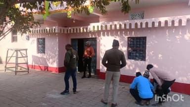 नबीनगर: बेनी गांव में झारखंड निगरानी की टीम ने मुखिया रामप्रसाद राम के घर पर की छापेमारी