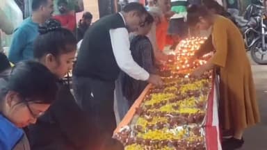 कटनी नगर: अयोध्या में श्री राम लाल की प्राण प्रतिष्ठा का एक वर्ष पूरा, गोल बाजार कपड़ा व्यापारी संघ ने मनाया दीपोत्सव