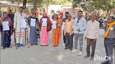 मिर्ज़ापुर: कोतवाली देहात के पिपराडाड के ग्रामीणों ने प्रधान द्वारा रास्ता बंद करने पर कलेक्ट्रेट में डीएम को सौंपा ज्ञापन