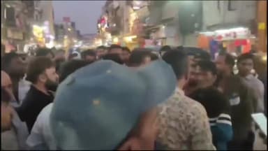 इंदौर: सराफा के सीतलामाता बाजार में अतिक्रमण हटाने को लेकर व्यापारियों और निगम कर्मचारियों में हुआ विवाद, वीडियो हुआ वायरल