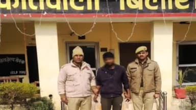 मुरादाबाद: गुरुवार को पुलिस ने एक आरोपी को अवैध तमंचा और कारतूस के साथ गिरफ्तार कर जेल भेजा